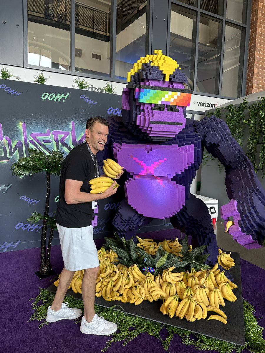 BostonColleran's tweet photo. At #veecon with @CyberKongz https://t.co/qQSAHEFcsM