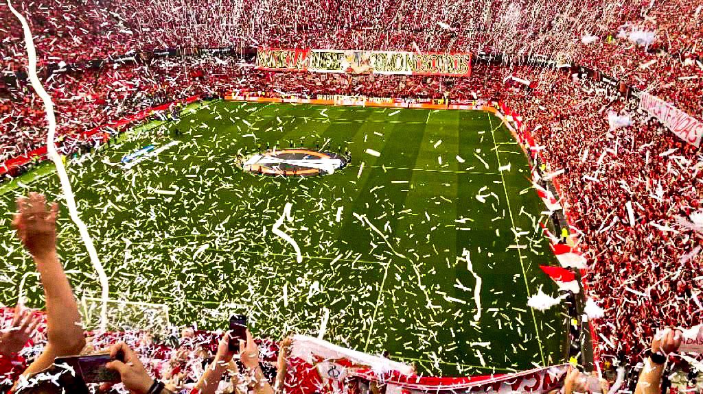 Sevillainomanos's tweet photo. “𝙉𝙪𝙚𝙨𝙩𝙧𝙤 𝙚𝙨𝙩𝙖𝙙𝙞𝙤 𝙚𝙨 𝙪𝙣𝙖 𝙛𝙚𝙧𝙞𝙖 𝙘𝙪𝙖𝙣𝙙𝙤 𝙨𝙖𝙡𝙚𝙨 𝙖 𝙟𝙪𝙜𝙖𝙧” https://t.co/QioK7QQLAb
