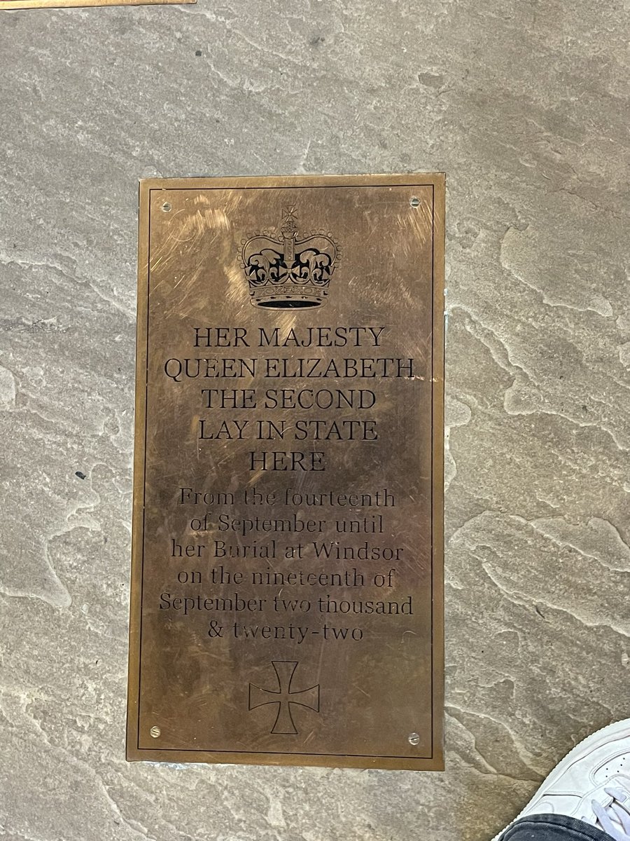 FoxfldAlmond1's tweet photo. More wonderful memories made at the Houses of Parliament! We can’t wait to write our own manifestos at school now! @foxfield @FoxfieldEnglish https://t.co/IYljGb6uzN
