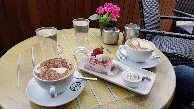 Random Bakery tweet media