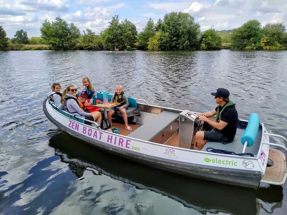 If you're looking for a unique and relaxing way to explore the beautiful River Thames in Marlow, Georgina Clark highly recommends Zen Electric is.gd/Zt1TyC #RiverThames #ZenElectricBoatHire