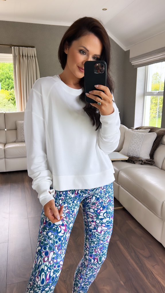 ✨💛 Sweaty Betty discount code 💛✨ Use code ‘SBJENNIFER25’ for 25% off 🤩 
Shop: 
▪️Cream top: rstyle.me/+UlQcbETY2BnAJ…
▪️Leggings: rstyle.me/+Uu-_FbYwM-L86…
▪️All Sweaty Betty 20% off using the code: rstyle.me/+kAjYphI4f6LbH…
AF