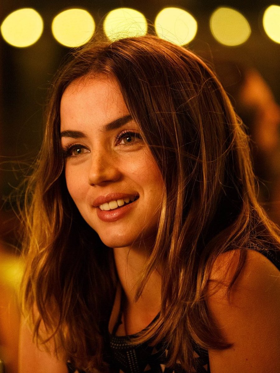 Ana De Armas ❤️✨ A Thread ~