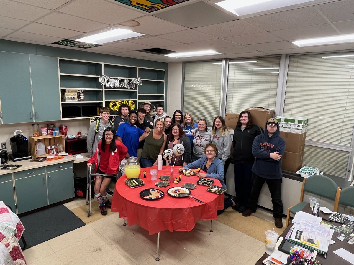 So proud of these seniors! 4 years flew by! So proud of you all! ♥️ #newpalproud <a href="/VoelzJames/">New Palestine High School</a> <a href="/BurkNPHS/">Mitch Burk</a> @MitchanerNPHS <a href="/mrs_wagner02/">Stefanie Wagner</a>