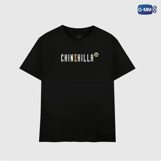 LMMYGO's tweet photo. [MY GO 🇲🇾]
LION &amp; CHINZHILLA T-SHIRT

☁️ Price: RM92
☁️ Second payment needed
☁️ Order here: https://t.co/poHKOvprKv

#LMMYGroupOrder #LMMYupdate_byGMMTV https://t.co/zXedlwpkoA