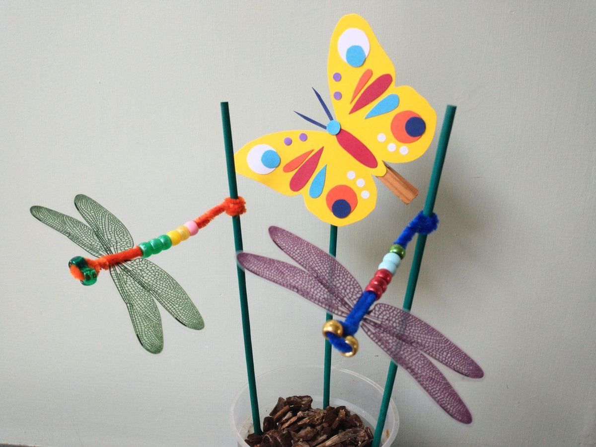 BwayMuseumUK's tweet image. 🎨 Join us today at 11am for our Butterflies and Dragonflies Create Workshop! 🦋✨ Unleash your creativity this Half Term and take home a unique masterpiece from Broadway Museum and Art Gallery. 🍹🍬 Fun for the whole family! #CreateWorkshop #ButterfliesAndDragonflies #familyfun