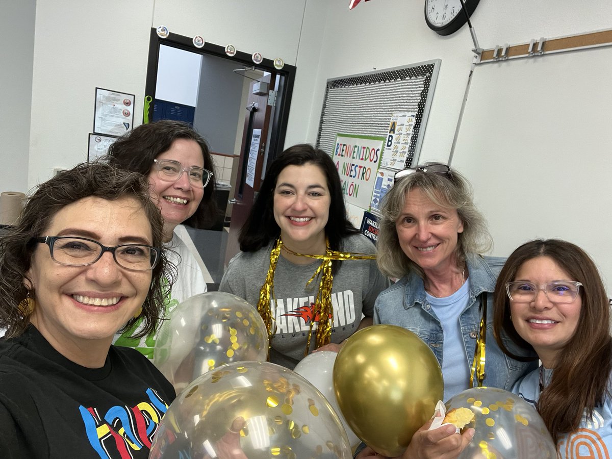 CDinorahHC's tweet photo. It was a great school year with this wonderful team!!! @WakelandHS #celebrating #lastdayofschool #worldlanguageteam https://t.co/8meZwTz9vs