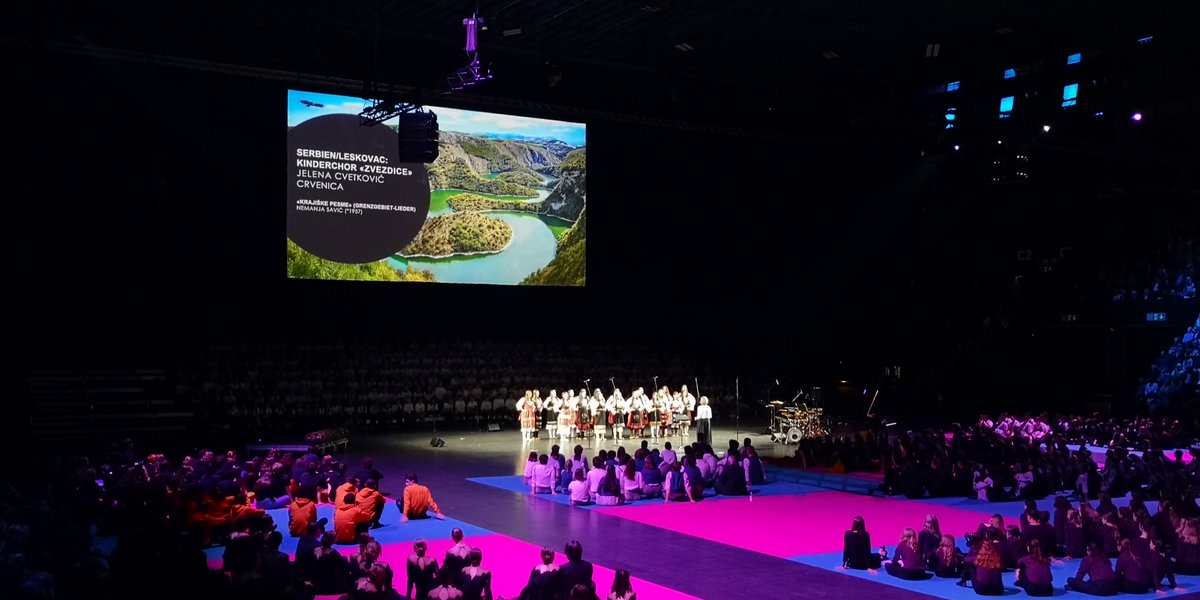 SRBinSwiss's tweet photo. Der Kinderchor “Zvezdice” aus Leskovac 🇷🇸 nimmt vom 17. bis 21. Mai 2023 an dem Europäischen Jugendchor-Festival #EJCF in Basel 🇨🇭teil und repräsentiert auf die beste Art und Weise 🇷🇸 und seine Kultur. 🇷🇸🤝🇨🇭 https://t.co/pshdkvgoxZ