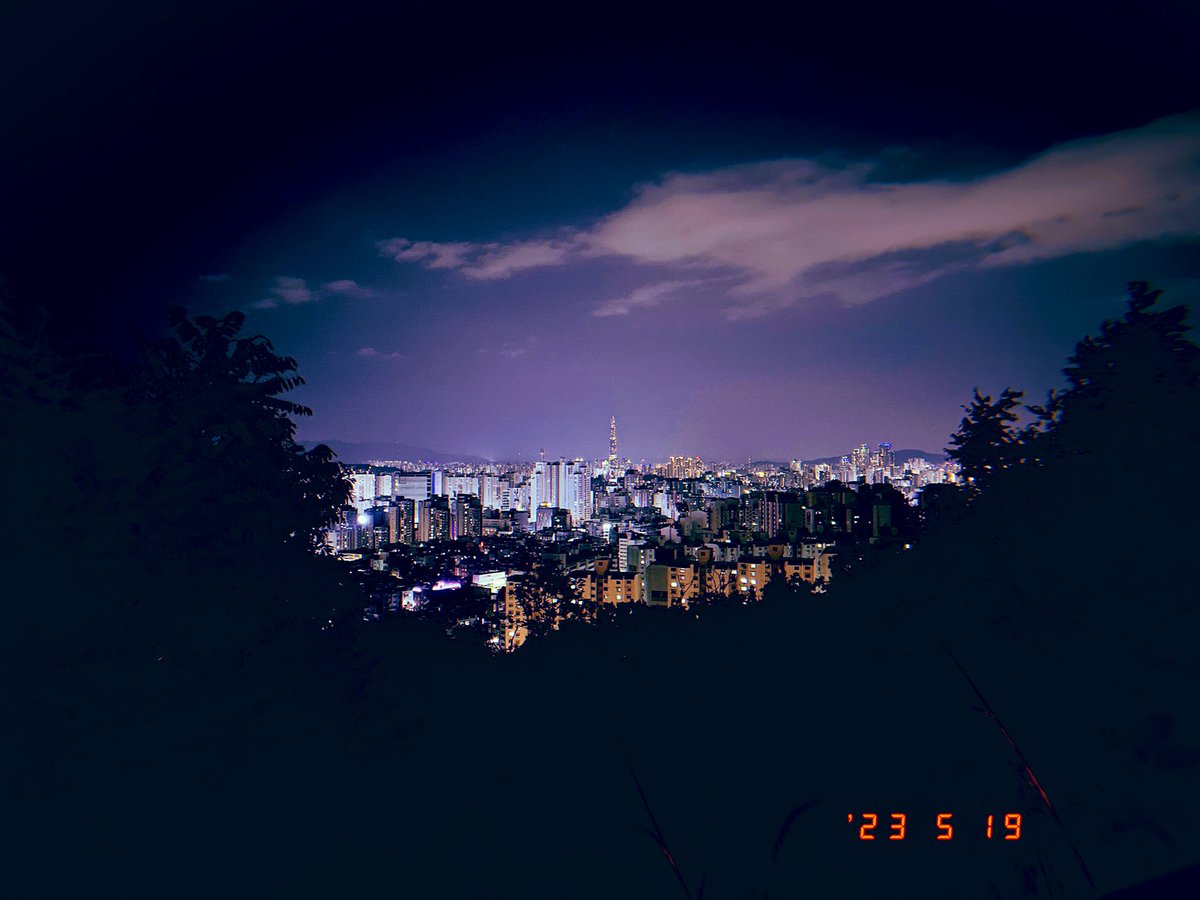 abch_abch's tweet photo. 어떻게 해야 할지 모르기 때문에 일단 등산을 했다… https://t.co/3RFrjLIp6V