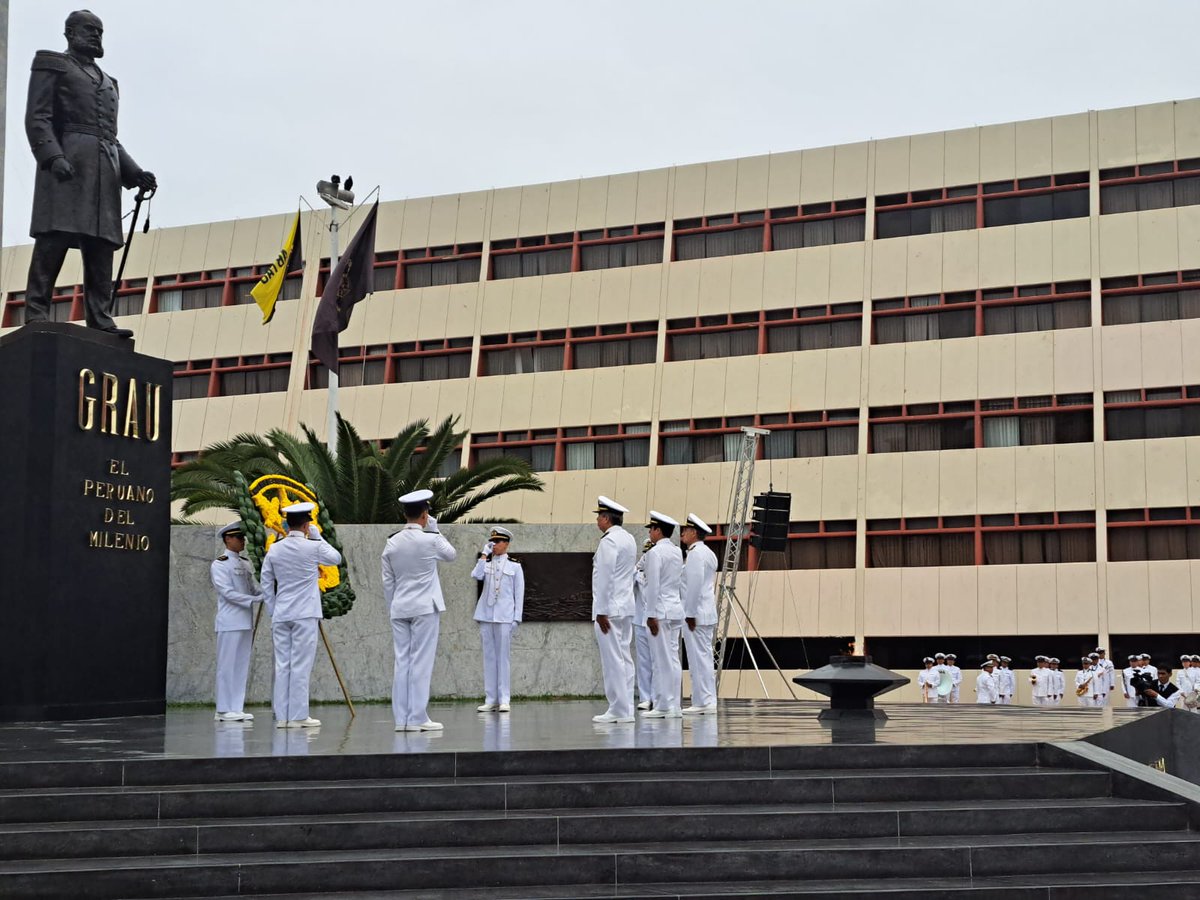 #MGPNoticias En la Escuela Naval, se realiza la ceremonia en conmemoración por el 144° aniversario del Combate Naval de Iquique y Día de la Victoria y Honor Naval; contando con la presencia de autoridades navales y civiles del Callao.