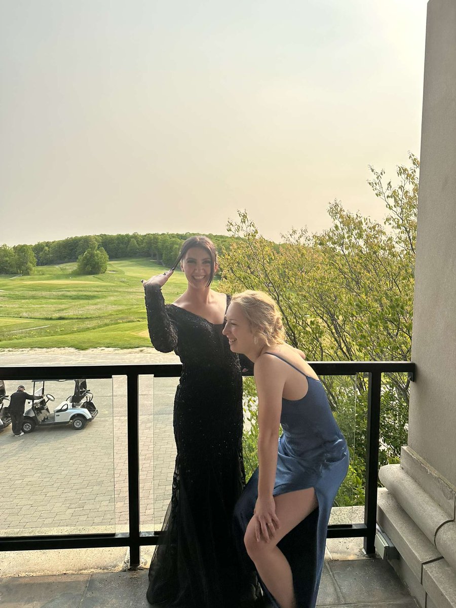 izschnack's tweet photo. Me and taya slaying https://t.co/FQVjCIoMlj