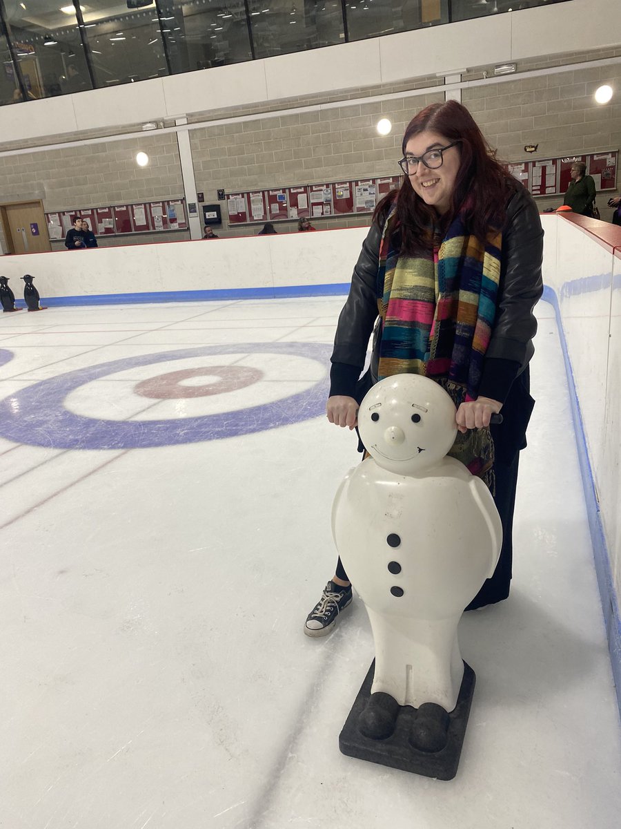 Miss Robertson tweet media