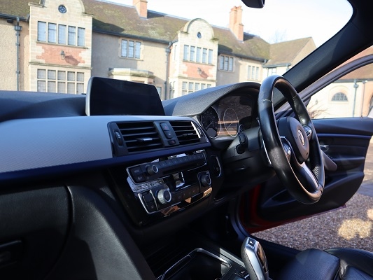 CountryCar1's tweet photo. Used BMW for sale. Plug in Hybrid with only 53,000 miles. Factory extras and BMW services. #BMWfanclub #BMWhybrid #BMW3series #lifestyle #economy https://t.co/q5LvR25kNF