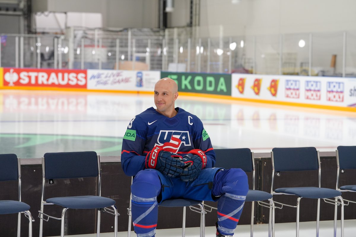 usahockey's tweet photo. Team photo day BTS 📸 #MensWorlds https://t.co/mPNxUOKjjF