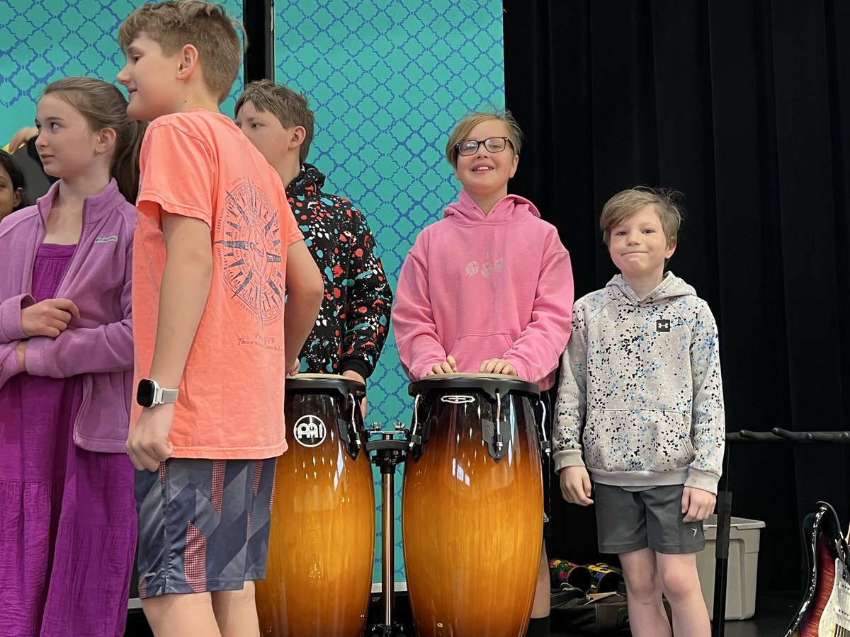 MrsLewisD70's tweet photo. Art Fest at Copeland rocks!🎸5th graders had fun trying out different musical instruments and were treated to an awesome performance by #schoolofrock this morning! 🎤 #d70shinyapple #d70cougars https://t.co/NzjWabEZke