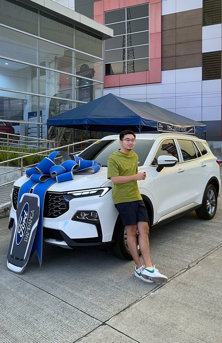 ronthefourth_'s tweet photo. new car whats gooooooood 🤪 https://t.co/P8XsS5uKbF