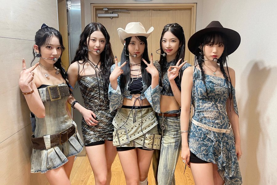 chaaewont's tweet photo. Yesterday at 𝐌𝐂𝐨𝐮𝐧𝐭𝐝𝐨𝐰𝐧! We really enjoyed our stage and were happy to see our fans who came to watch us perform. Also, please take a look at our style! I really loved our outfit for yesterday's stage. It made us feel like elegant cowgirls! (૭ ｡•̀ ᵕ •́｡ )૭ https://t.co/9JqqRXZR7E