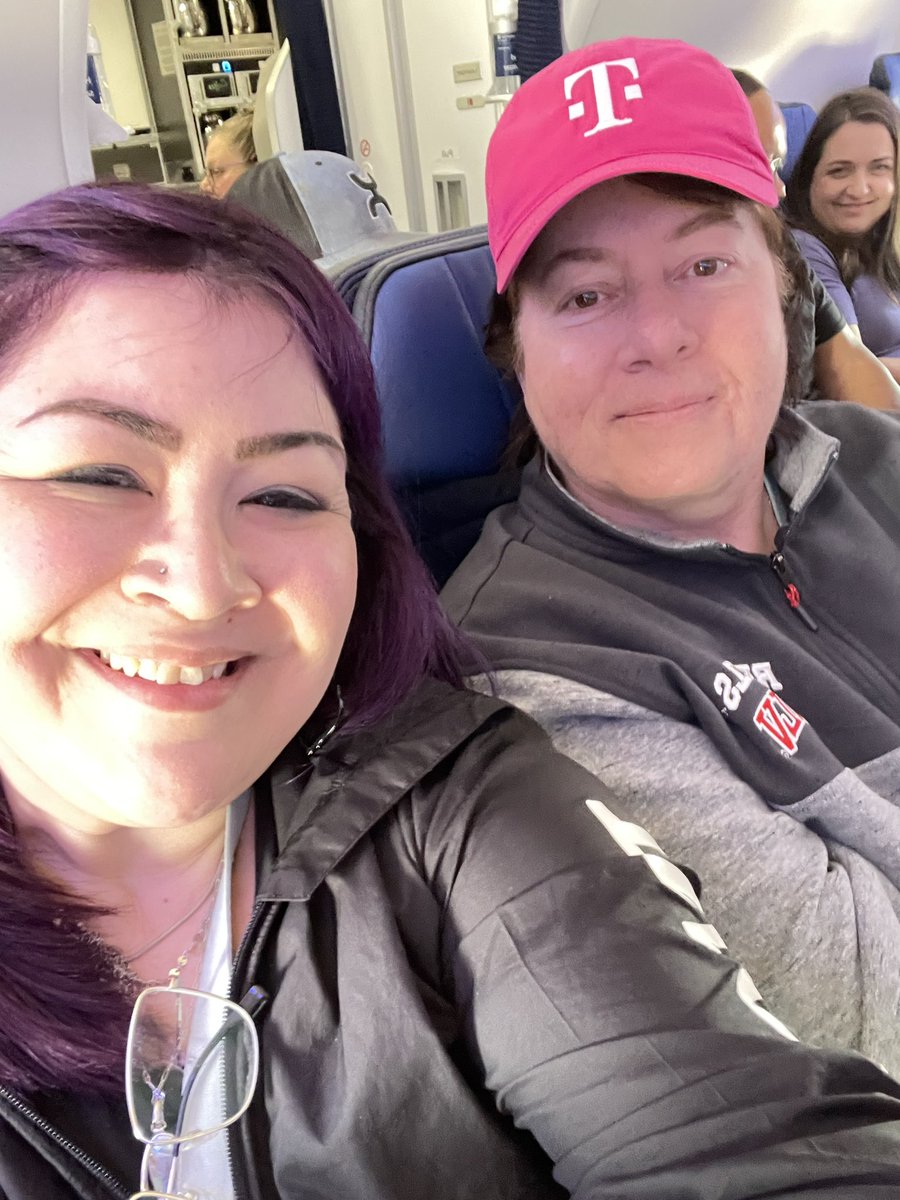 MrsMaggster's tweet photo. I flew to Vegas wearing my WC cap from last year. Sitting next to me was a TMobile customer. She loved us since coming from the other competitors. She loved my cap, she thought the TMobile gear was awesome, so I gave it to her. #wc23 #TMobile #BeMagenta @JonFreier @MikeSievert https://t.co/wq42GB23td