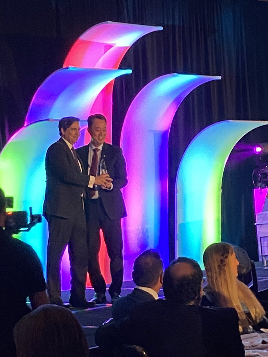 Truly enjoyed spending the evening with <a href="/ascend_canada/">Ascend Canada</a> at their leadership awards. Very happy to see <a href="/faisal_a_kazi/">Faisal Kazi</a> recognized as executive of the year. Congratulations! <a href="/SiemensCanada/">Siemens Canada</a> <a href="/Siemens/">Siemens</a>