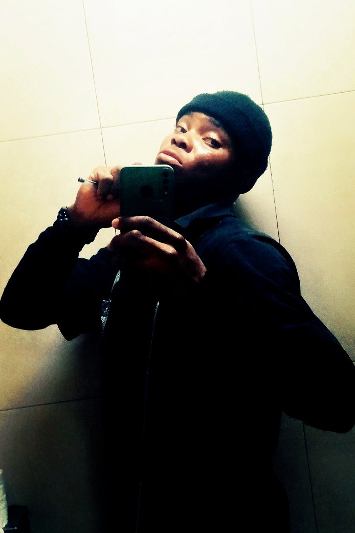 Vanbaj2's tweet photo. Happy weekend fans https://t.co/WM9UAECODN