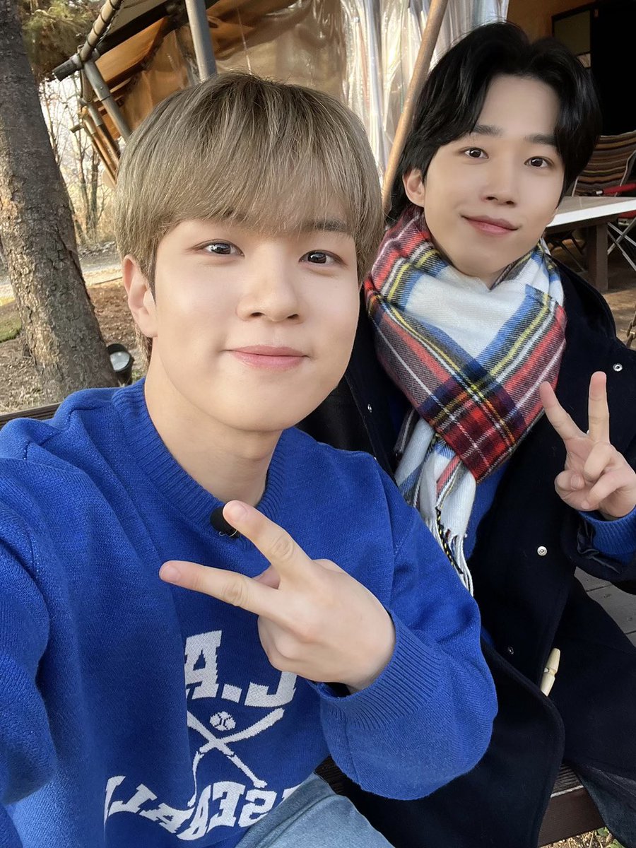NFlyingofficial's tweet photo. [📸] 홍기종기

#NFlying #엔플라잉 #유회승 #YooHweSeung #서동성 #SeoDongSung https://t.co/QwBs9HUzQV