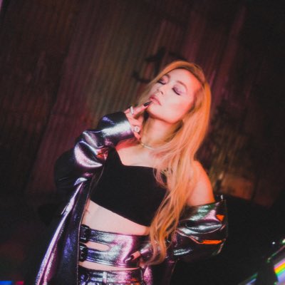calistawu's tweet photo. #NewProfilePic My Glitterati Era https://t.co/gWYIrb46i7