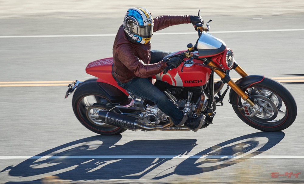 81989bp's tweet photo. 【夢のバイク紹介】​
ARCHの「KRGT-1」は、ハリウッド俳優とバイクビルダーのコラボが生んだ逸品。2020年型は各部改良で進化。

✅完全受注生産 ✅手作業製造 ✅2032cc Vツイン ✅$85,000プレミアム価格
150点以上の新パーツと20項目以上の改良を施した新型KRGT-1の走り、注目です！🚀 #バイク紹介 https://t.co/fYOG4Dk7Bt