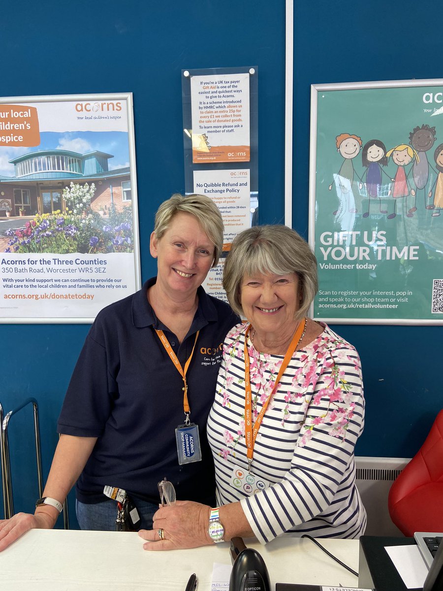 jaynelcharles's tweet photo. This week is #AcornsThankYouWeek, a week dedicated to saying thank you to our supporters and colleagues for supporting the care our three hospices provide. It was so lovely to meet & thank Becky & Jill today at our @AcornsHospice shop in Droitwich 🧡 https://t.co/djr5FafJzC