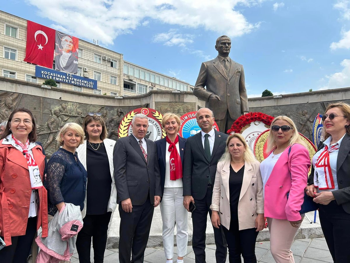 19 Mayıs Atatürk’ü Anma Gençlik ve Spor Bayramı'nı Cumhuriyet Meydanında, törenle kutladık.

#19Mayıs
#MustafaKemalAtatürk 🇹🇷🇹🇷🇹🇷