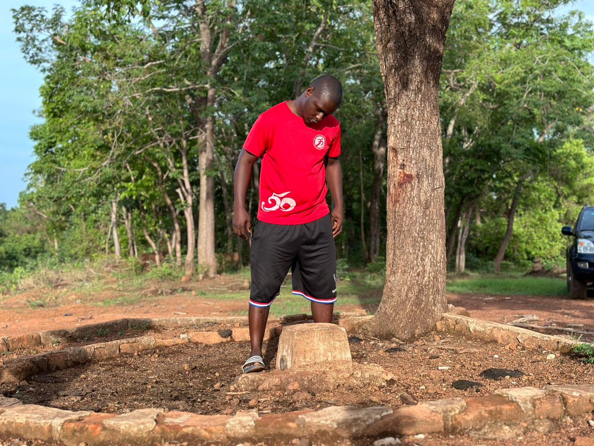 idhybarry11's tweet image. Ici c'est le centre géographique de la Guinée selon la communauté scientifique. C'est dans le village de Diabakagna, une localité située à 23Km de Dabola centre sur la route de Faranah. Belle découverte.
#EspaceGG 
@LamineGuirassy @FacelyKonate1 @Alaidhyso @SyllaPoutine