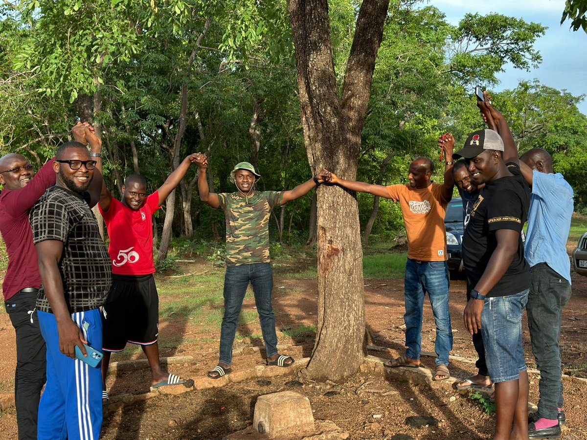 idhybarry11's tweet image. Ici c'est le centre géographique de la Guinée selon la communauté scientifique. C'est dans le village de Diabakagna, une localité située à 23Km de Dabola centre sur la route de Faranah. Belle découverte.
#EspaceGG 
@LamineGuirassy @FacelyKonate1 @Alaidhyso @SyllaPoutine