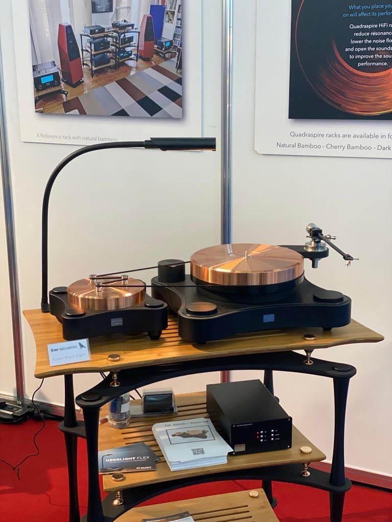 qspire's tweet photo. Don't forget we are at #HighEndMunich2023 (Hall 4, Stand VO5)
Extra wide SVT shelf #twacoustic on an #xreference rack
#highend2023 #HighEnd #quadraspirehifiracks https://t.co/SaVPfCS6CX
