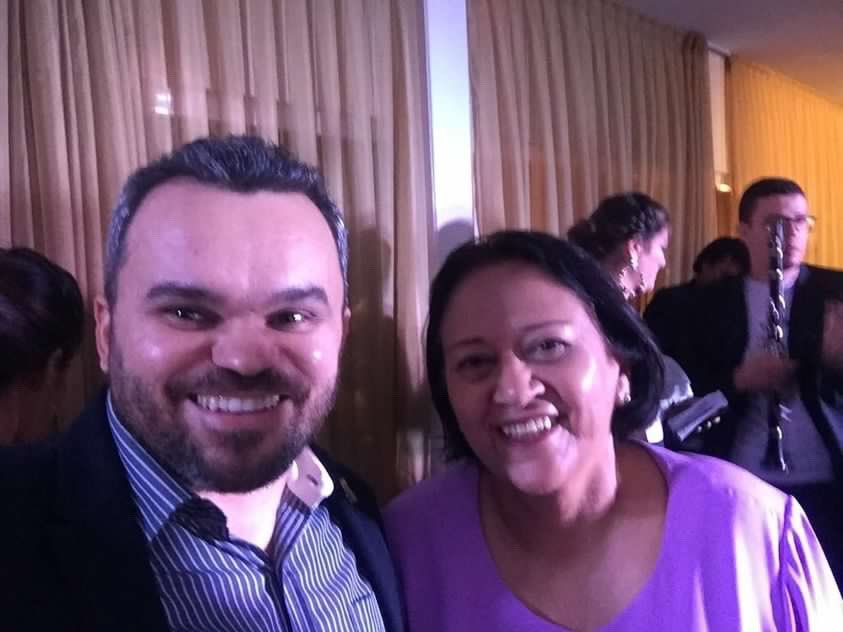 chicodantasbr's tweet photo. Feliz aniversário, Excelentíssima Governadora @fatimabezerra. Que este novo ciclo seja repleto de saúde. Que haja conquistas e realizações em sua vida pessoal e profissional, e que a senhora continue a liderar nosso estado com sabedoria e dedicação. Parabéns! https://t.co/7PzoacueDA
