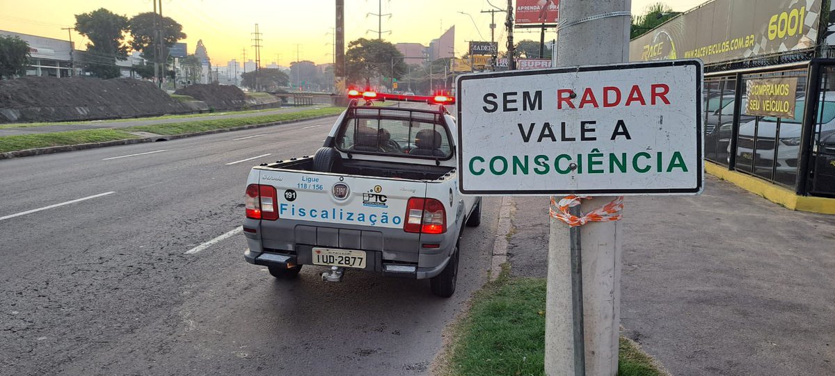 EPTC_POA's tweet image. 07h44 - ✅⚠️ Atenção motorista: 𝗦𝗲𝗺 𝗿𝗮𝗱𝗮𝗿, 𝘃𝗮𝗹𝗲 𝗮 𝗰𝗼𝗻𝘀𝗰𝗶𝗲̂𝗻𝗰𝗶𝗮! Respeite a vida e as normas de circulação no trânsito mesmo sem a necessidade do radar. 𝗡𝗢 𝗧𝗥𝗔̂𝗡𝗦𝗜𝗧𝗢, 𝗘𝗦𝗖𝗢𝗟𝗛𝗔 𝗔 𝗩𝗜𝗗𝗔! #FaçaSuaParte #EPTCéEducação