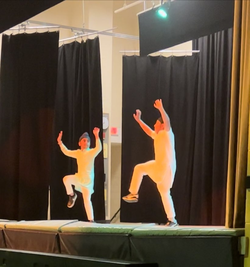 artsplayter's tweet photo. What an incredible show!! Nelson Mandela PS has got amazing talent!! Congratulations to everyone who performed!! 🎉🎶🎹💫@MandelaPS @PeelSchools https://t.co/GvQST7wDGn