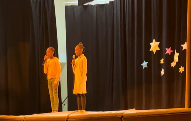 artsplayter's tweet photo. What an incredible show!! Nelson Mandela PS has got amazing talent!! Congratulations to everyone who performed!! 🎉🎶🎹💫@MandelaPS @PeelSchools https://t.co/GvQST7wDGn