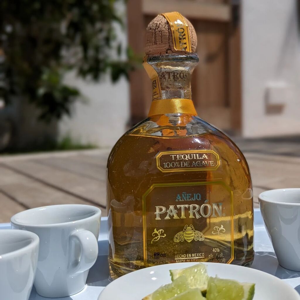 bobpullen's tweet image. Meanwhile, in Ibiza... #ibiza #tequila #12oclocksomewhere instagr.am/p/Csa-4VeMGXc/