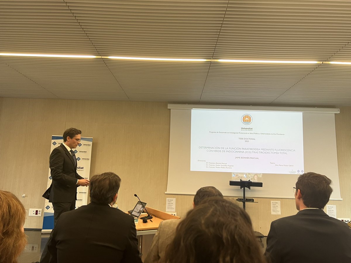 cgdsonespases's tweet photo. Enhorabuena al Dr. Bonnin @jaumebonninp por la magnífica lectura de su tesis doctoral titulada “Determinación de la función paratiroidea mediante fluorescencia con verde de indocianina (ICG) tras tiroidectomía total”. @SonEspases @sobacir @infosalut https://t.co/9eeaB2n083