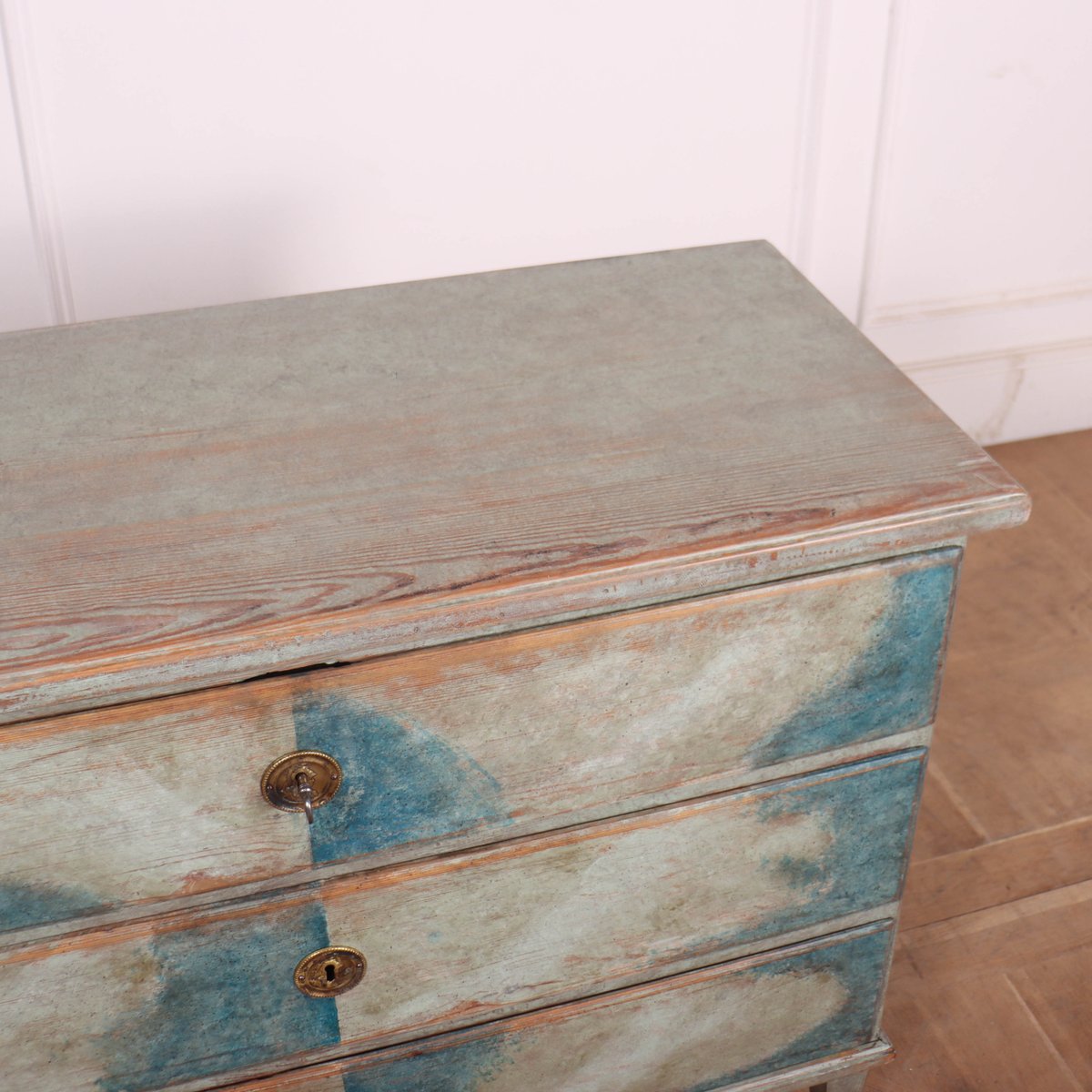 ArcadiaAntiques's tweet photo. Interesting little Swedish 3 drawer painted pine commode. 1820.
Price: £1,750
https://t.co/Yb5AwPidTP
#paintedpinecommodes #SwedishCommodes #littlecommodes https://t.co/eddYdW0cbr