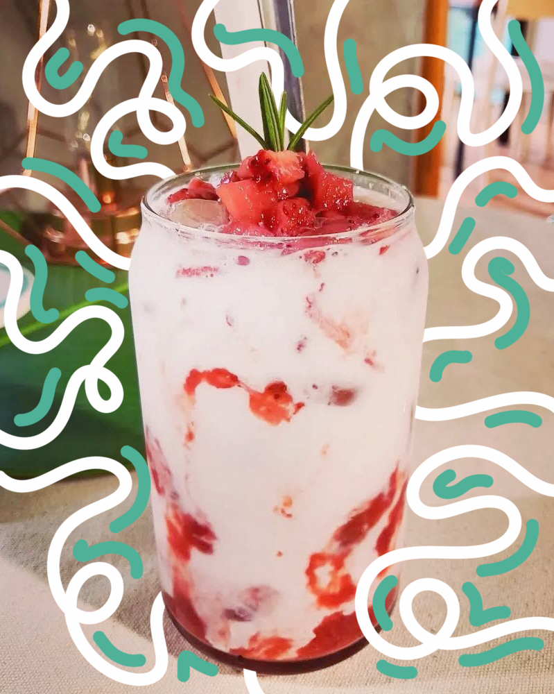 HonestFoodTalks's tweet photo. 🍓Satisfy your sweet tooth and beat the heat with this easy Korean strawberry milk recipe🍦 

Korean strawberry milk is a drink made with strawberries and milk🥛 It's creamy, chunky and beautiful to look at. As a result, it's so refreshing. It's one of the loveliest drinks to enj https://t.co/2LT7sk5uB3