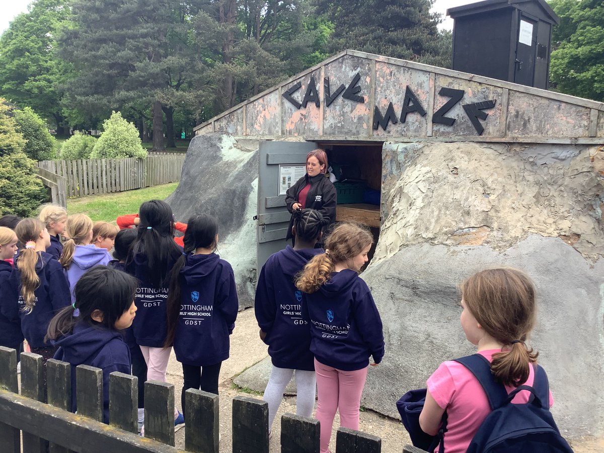 NGHSJuniors's tweet image. Year 3 are navigating the cave maze now! Non stop fun! @WalesbyForest #activefun