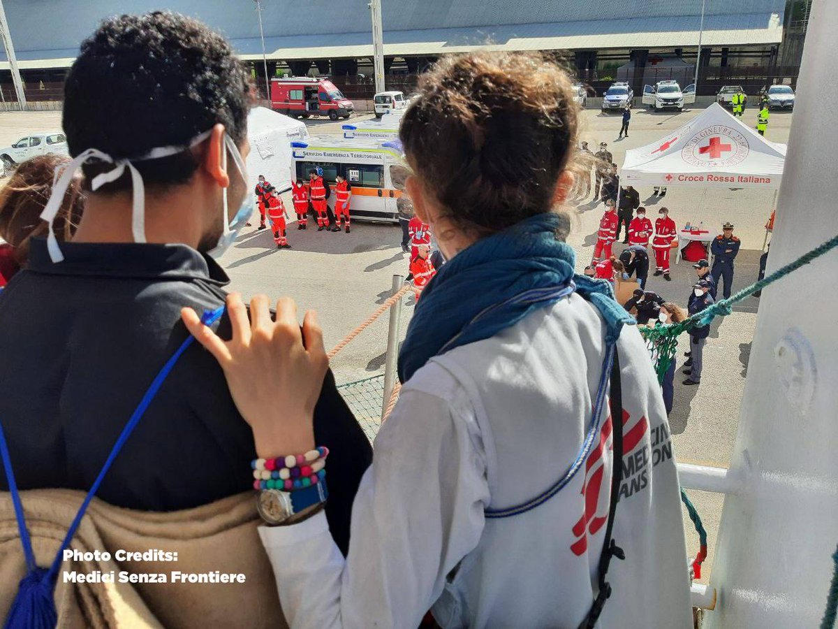 🟦 Nelle ultime 24 ore:

✔️ 26 persone sbarcate a Brindisi da #GeoBarents @MSF_Sea 
✔️ 71 a Trapani da @MVLouiseMichel
✔️ 735 a Reggio Calabria e Messina da #Diciotti @guardiacostiera
✔️ 48 soccorse da mercantile #CapeFranklin diretto a Pozzallo.

Grazie a chi salva vite in mare!