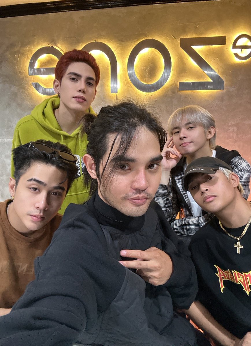 SB19Official's tweet photo. ⚠️ We're now live on IG! 
🔗 https://t.co/KuB7NWd6yn

#SB19 #SB19GENTOIGLIVE
#GENTO_MusicVideoOutNow https://t.co/f4EJ6Yr63o