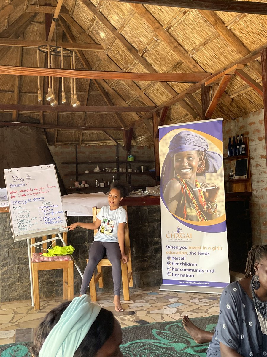 RitahSamantha's tweet photo. Attending the 3 days Peace Circle with the Creators of Peace facilitated by The Chagai Foundation provided me a lot of knowledge into Peace Creation in my life, family & my community 🇸🇸
And I got a certificate at the end of it 😍
#peacecircle #creatorsofpeace #SouthSudan #SSOT https://t.co/r3Ls6OlwrT
