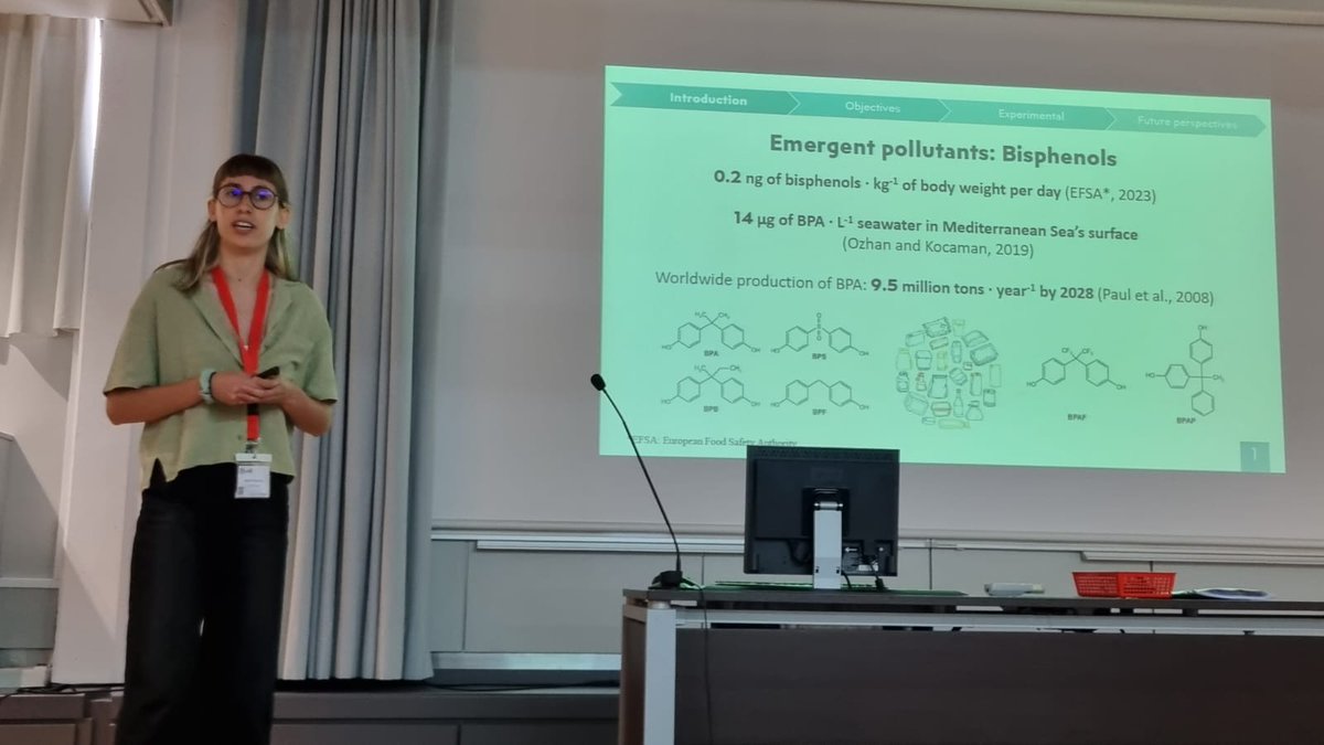 YRChem2023's tweet photo. 🗣️Now on stage we have the next round of flash communications with master students #CarlosRodríguez-Arias, #AlejandroGil, #RoserPayà and #MathildeMeyer
#YRChem #PhD #chemistry https://t.co/VZR7xVhxZp