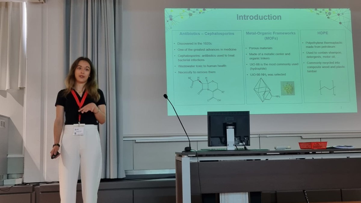 🗣️Now on stage we have the next round of flash communications with master students #CarlosRodríguez-Arias, #AlejandroGil, #RoserPayà and #MathildeMeyer

#YRChem #PhD #chemistry