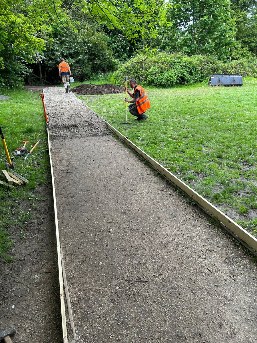 Cllr Rich Michalowski 🇺🇦🇬🇧 (@cllr_rich) on Twitter photo Great to see <a href="/reigatebanstead/">Reigate & Banstead Borough Council</a> Greenspaces team making improvements to the footpath on Wray Common #Reigate. I'm sure residents will appreciate the works to this popular walking route. Great to see <a href="/reigatebanstead/">Reigate & Banstead Borough Council</a> Greenspaces team making improvements to the footpath on Wray Common #Reigate. I'm sure residents will appreciate the works to this popular walking route.