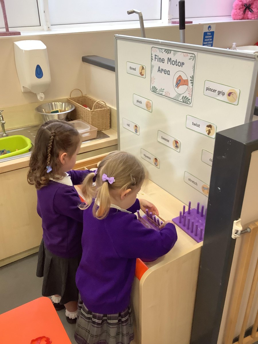 CorpusCMid's tweet photo. This week’s fun fingers challenge was to use their fine motor skills to attach the elastic bands to the stand. They were very focused during the activity and counted how many elastic bands they had attached. https://t.co/oJGsJb3frT