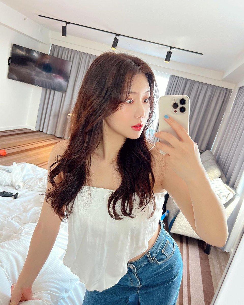 sweextyhxra's tweet image. Hello weekend!