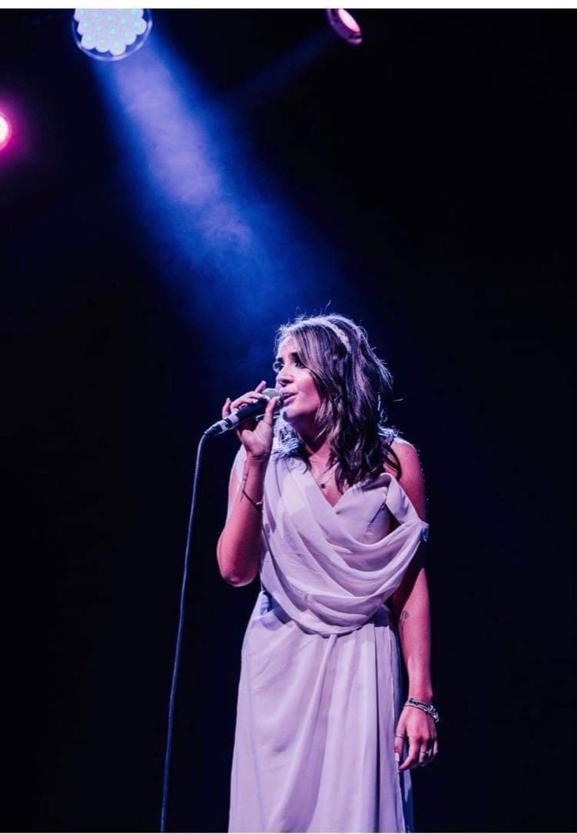 Fantastic Singer live here tonight folks 
Adriana Davidson 
Show starts 8.30